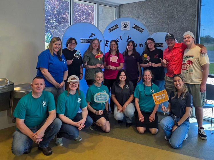 animal-shelter-volunteers